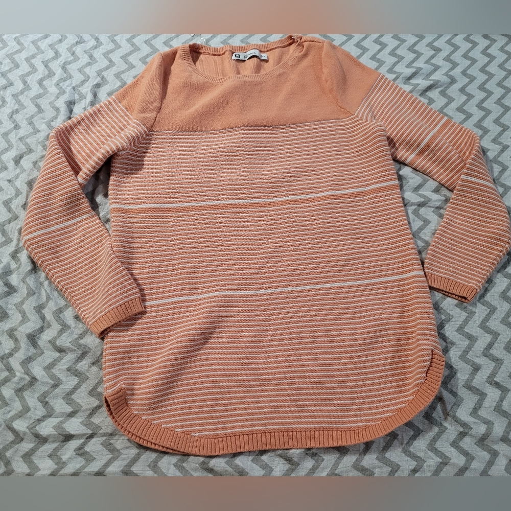 Reitmans light orange sweater size small 100% cotton